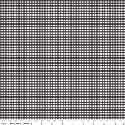 A close-up of a black and white gingham checkered fabric pattern.
Photo by Rileyblakedesigns.com [additional_image_link]