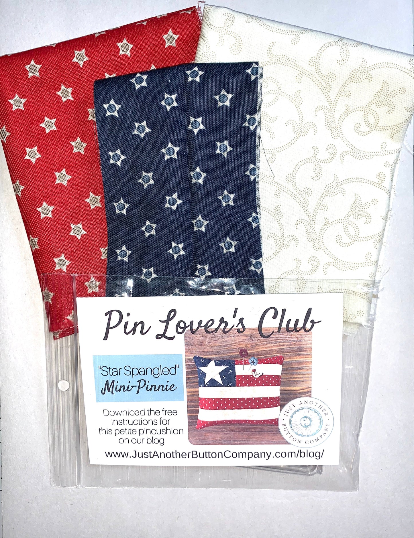 Three cotton prints used in the kit.
Photo by TheSurgeonsKnots.com [additional_image_link]