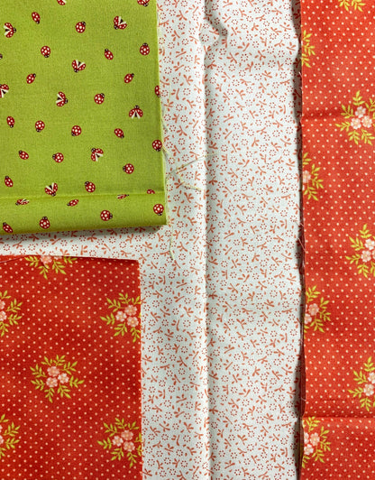 Three cotton fabrics included in the kit.
Photo by TheSurgeonsKnots.com [additional_image_link]