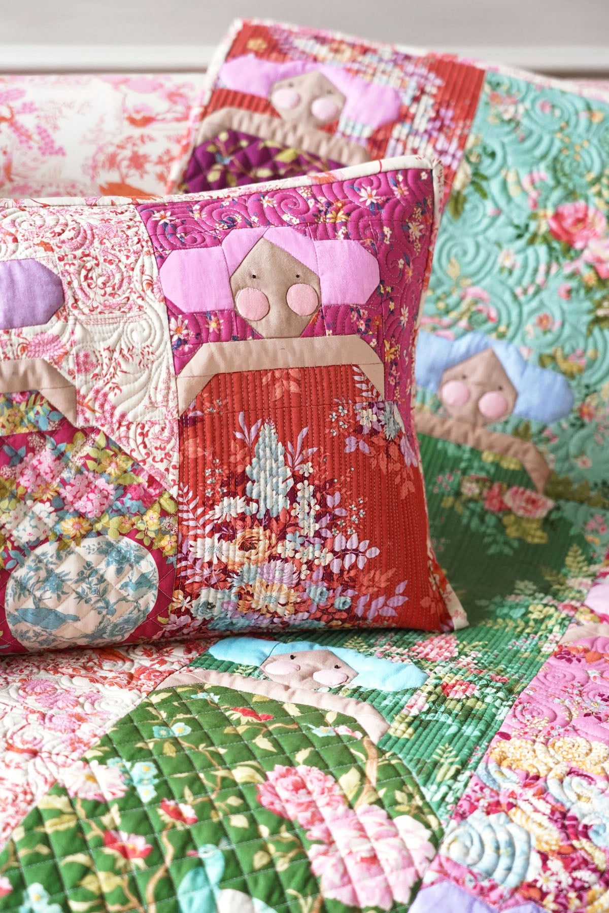 Tilda Chic Escape Cocktail Hour Quilt Kit in Pink and Green 60in x 75